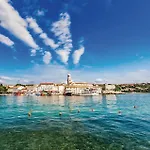 Cozy In With Swimming Pool * Pinezići