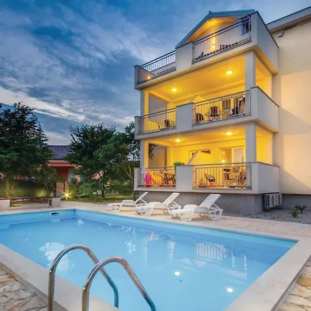 2 Bedroom Beautiful In *