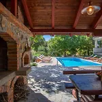 Cozy In With Swimming Pool *