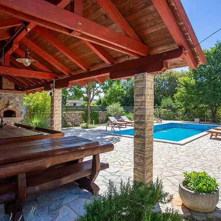 Cozy In With Swimming Pool *