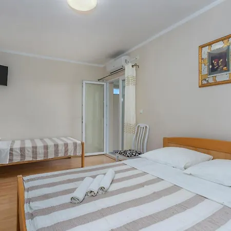 2 Bedroom In Pinezici (Krk)