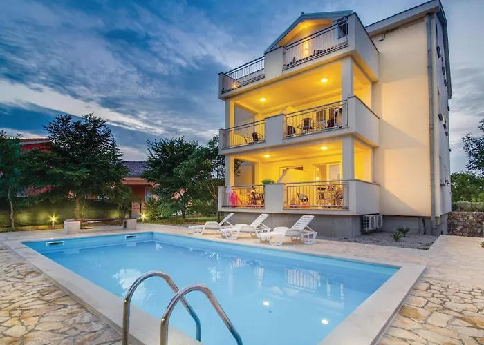 2 Bedroom In *