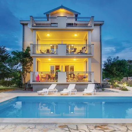 Apartment Cozy In With Swimming Pool Pinezići